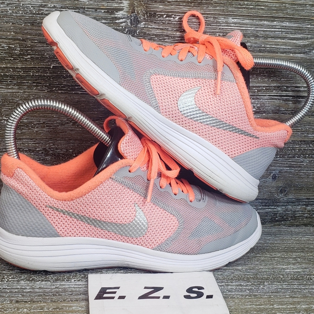 Nike Revolution Size 4.5 Youth Size 6 Women